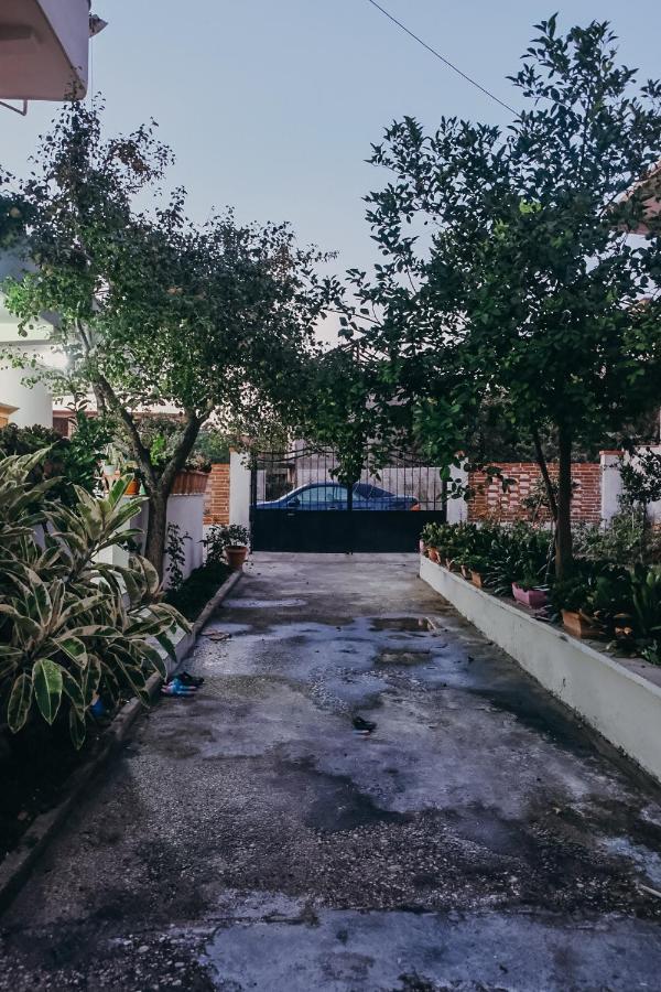 Apartments Mehmeti Влёра Экстерьер фото